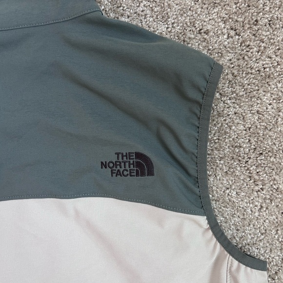 The North Face Men’s Apex Softshell Cream/Green Vest Size Medium Worn Once - Picture 9 of 9